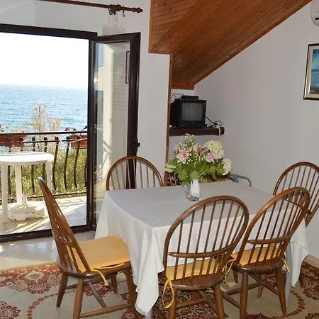 Ticic Apartment